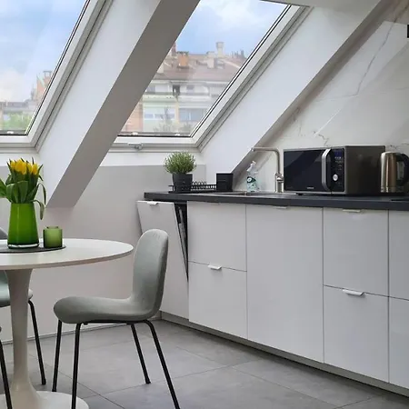 Relax & Enjoy Апартаменти